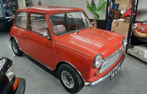 Mini Classic rood uit 1977 28-TL-20